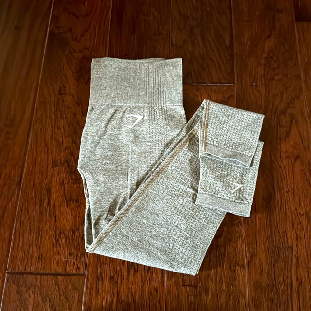 Gymshark Gray and Green Leggings with Elastic Waistband